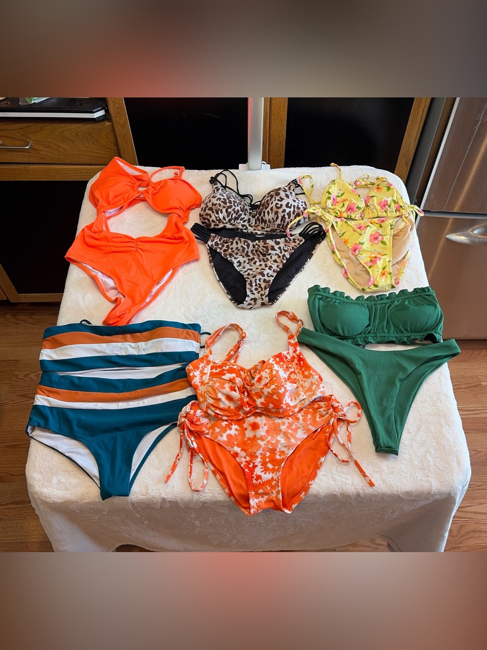 Women’s Swimsuit all Different Brands (5) Size S (1) Yellow) Size L Good Shape